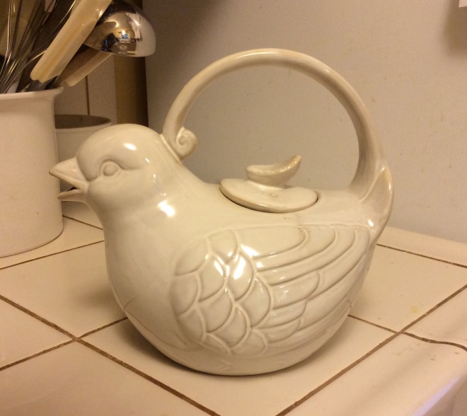 Bird tea pot